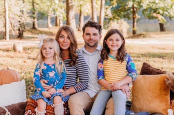 Meet your Posher, Megan - Picture 1 of 1